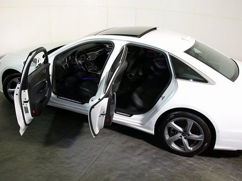 Used 2024 Audi A6 Premium Plus image 5