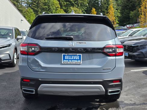 Certified 2024 Honda Pilot Touring image 6