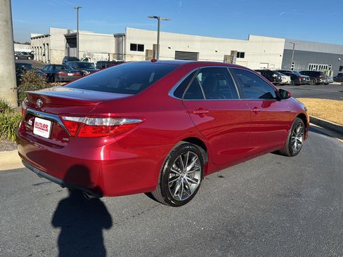 Used 2016 Toyota Camry XSE image 5