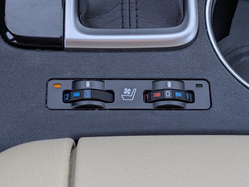 Used 2019 Toyota Highlander Limited FWD image 17