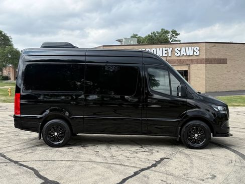 Used 2024 Mercedes-Benz Sprinter 2500 image 7