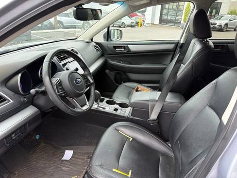 Used 2019 Subaru Outback 2.5i Premium w/ Popular Package #2 AWD/4WD image 4