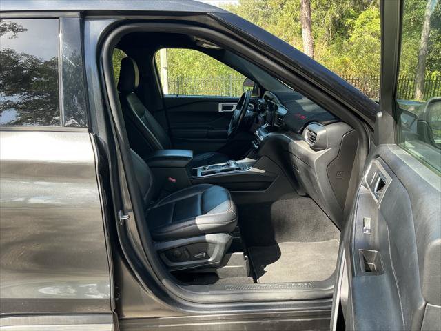 Used 2020 Ford Explorer XLT w/ Equipment Group 202A AWD/4WD image 21