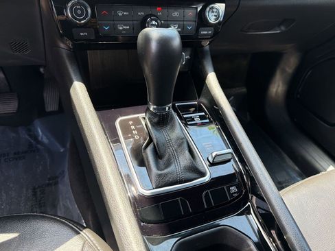 Used 2025 Jeep Compass Limited AWD/4WD image 16