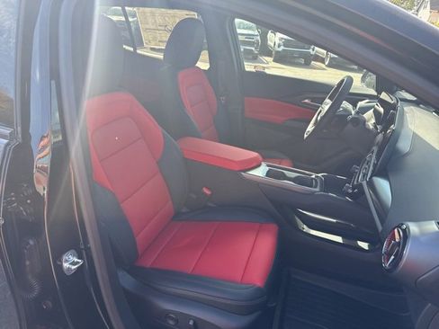 New 2025 Chevrolet Equinox EV RS image 17