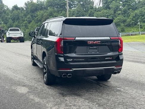 Used 2025 GMC Yukon XL AT4 AWD/4WD image 7