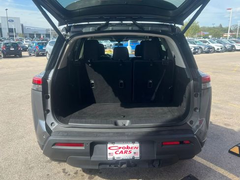 Used 2022 Nissan Pathfinder SV w/ SV Premium Package AWD/4WD image 6