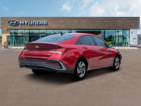 New 2025 Hyundai Elantra SEL FWD image 8
