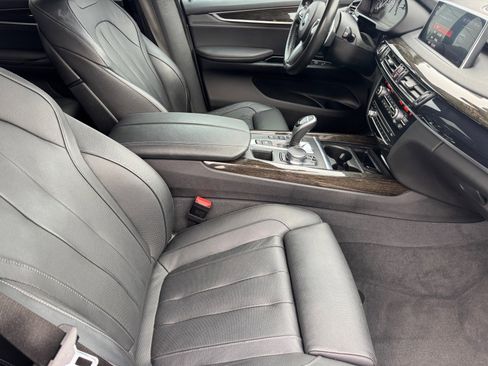 Used 2018 BMW X5 xDrive50i w/ M Sport Package image 14