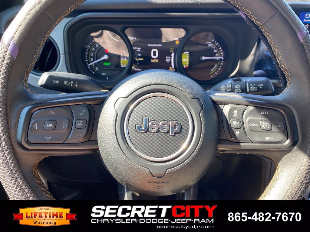 Used 2024 Jeep Wrangler Unlimited AWD/4WD image 18