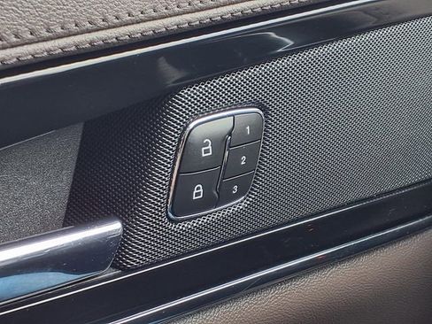 Used 2023 Lincoln Nautilus FWD w/ Premium Package image 17