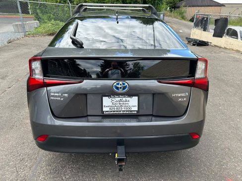 Used 2019 Toyota Prius XLE AWD/4WD image 6