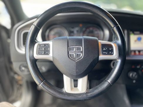 Used 2011 Dodge Charger R/T RWD image 13