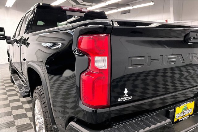Used 2022 Chevrolet Silverado 3500 High Country AWD/4WD image 35