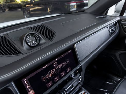 Certified 2023 Porsche Macan GTS AWD/4WD image 36