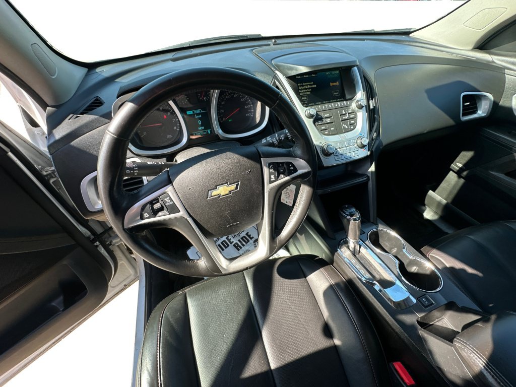 Used 2017 Chevrolet Equinox LT FWD image 30