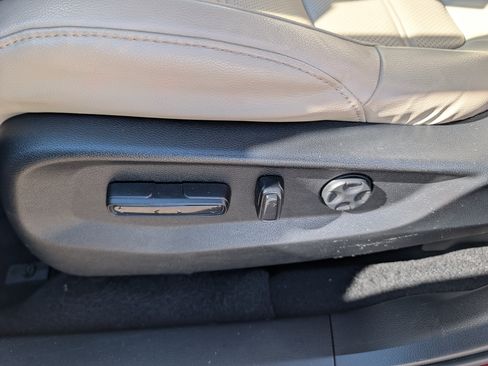Used 2018 Honda CR-V Touring image 23