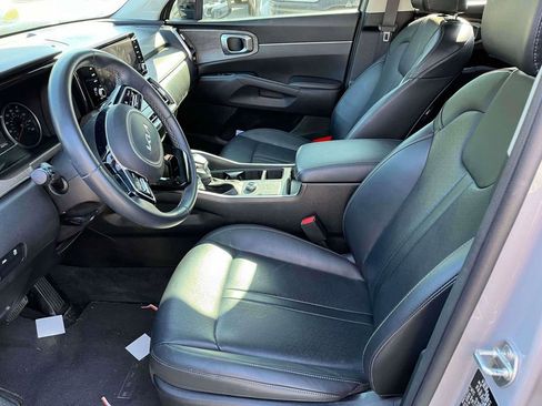 Used 2022 Kia Sorento S w/ Panoramic Sunroof Package image 5