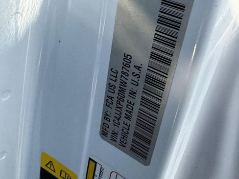 Used 2021 Jeep Wrangler Unlimited Sahara w/ Cold Weather Group AWD/4WD image 24