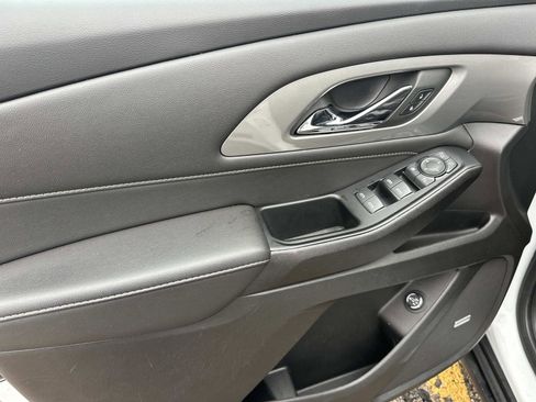 Certified 2023 Chevrolet Traverse LT w/ LT Premium Package image 18