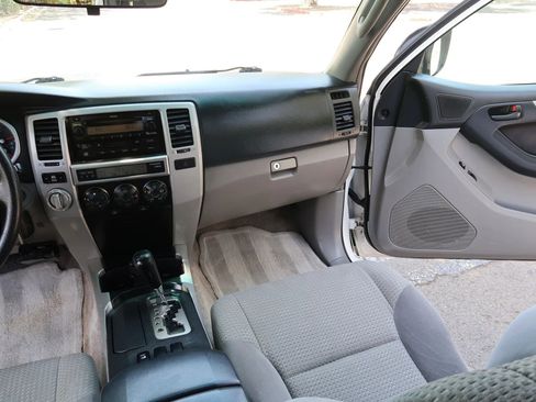 Used 2005 Toyota 4Runner Sport AWD/4WD image 36