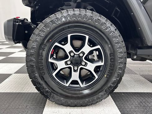 Used 2023 Jeep Wrangler Unlimited Rubicon w/ Cold Weather Group AWD/4WD image 8