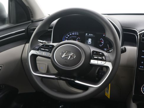 Used 2024 Hyundai Tucson SE image 16