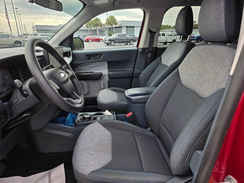 Certified 2025 Ford Maverick XLT FWD image 6