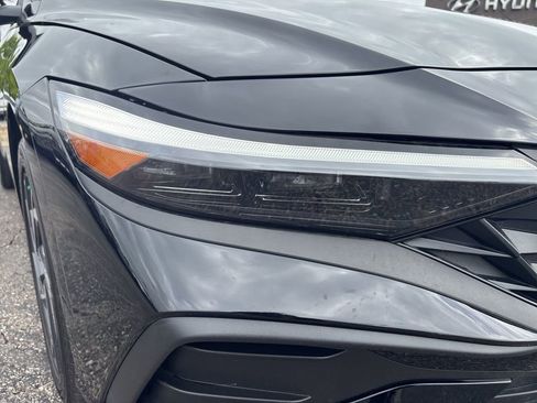 Certified 2025 Hyundai Elantra Sport FWD image 5