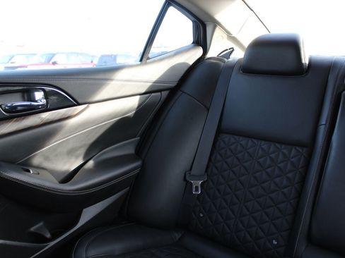 Used 2017 Nissan Maxima Platinum image 12