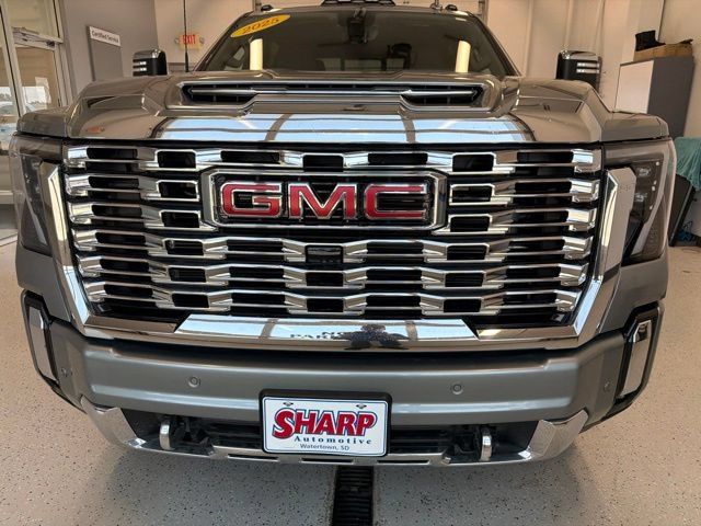 Used 2025 GMC Sierra 3500 Denali w/ Denali Reserve Package AWD/4WD image 5