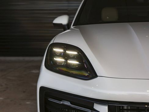 New 2026 Porsche Cayenne S AWD/4WD image 11