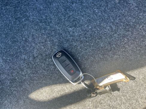 Used 2025 Nissan Versa SV image 21