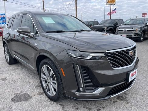 Used 2020 Cadillac XT6 Premium Luxury image 3