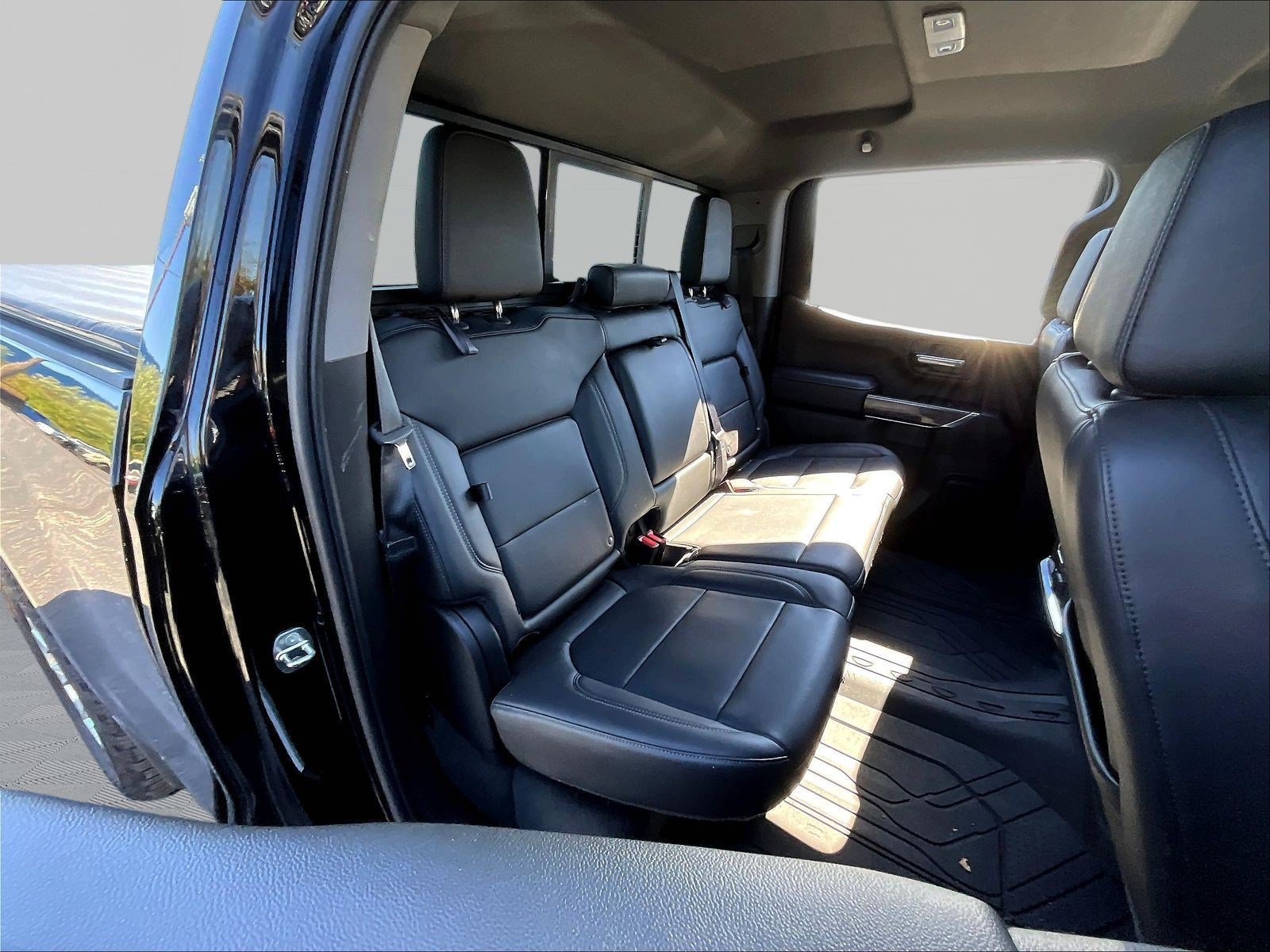 Used 2020 Chevrolet Silverado 1500 LTZ w/ LTZ Plus Package AWD/4WD image 26