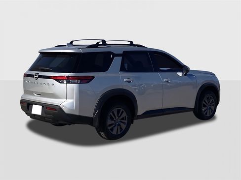 New 2025 Nissan Pathfinder SV image 5