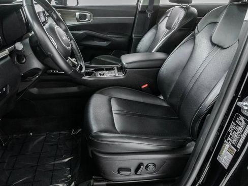 Certified 2022 Kia Sorento S w/ Panoramic Sunroof Package AWD/4WD image 13
