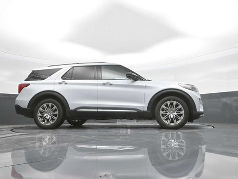 Used 2025 Ford Explorer Platinum RWD image 44