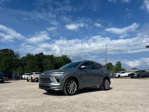 Used 2024 Buick Encore GX Avenir w/ Avenir Convenience Package AWD/4WD image 2