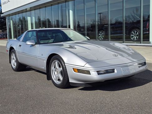 Used 1996 Chevrolet Corvette Coupe image 7