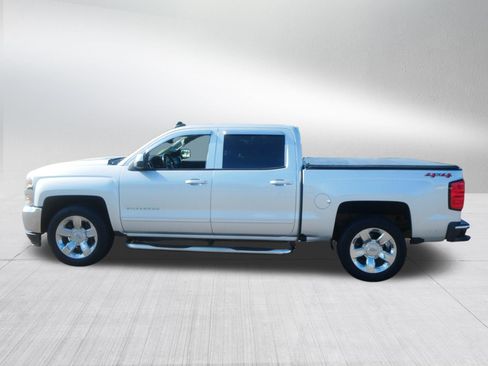 Used 2018 Chevrolet Silverado 1500 LT w/ LT Eassist Package AWD/4WD image 4