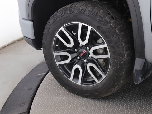 Used 2023 GMC Sierra 1500 AT4 w/ AT4 Premium Package AWD/4WD image 13