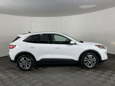 Used 2022 Ford Escape SEL w/ Technology Package image 5