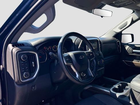 Used 2021 Chevrolet Silverado 1500 LT Trail Boss w/ Bed Protection Package image 9