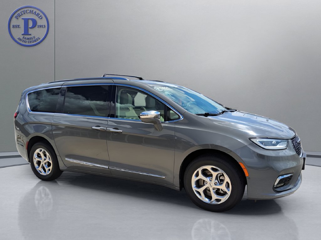 Used 2021 Chrysler Pacifica Limited w/ Premium & Safety Sphere Group AWD/4WD image 1