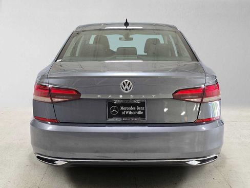 Used 2020 Volkswagen Passat 2.0T SE FWD image 4