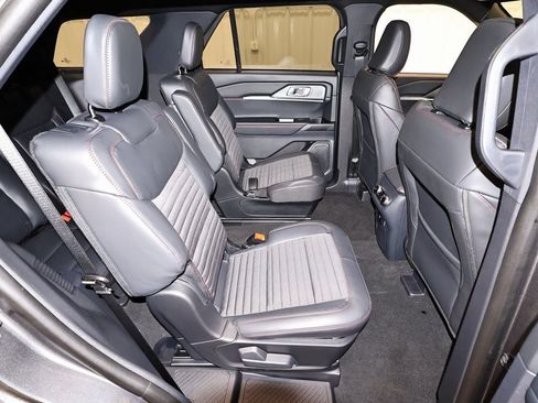 New 2026 Ford Explorer ST-Line w/ ST-Line Street Pack image 16