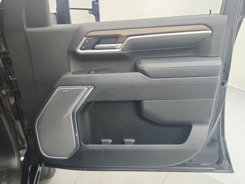 Used 2025 Chevrolet Silverado 2500 High Country w/ High Country Premium Package AWD/4WD image 28
