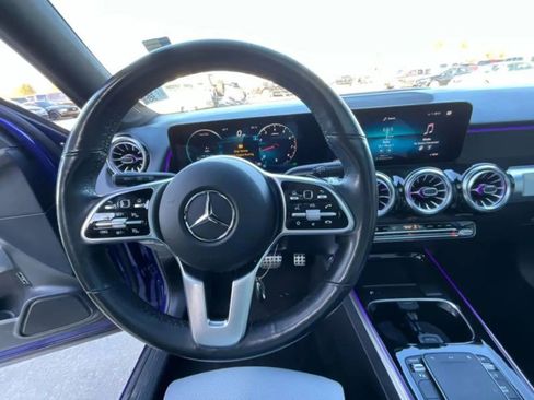 Used 2022 Mercedes-Benz GLB 250 image 18