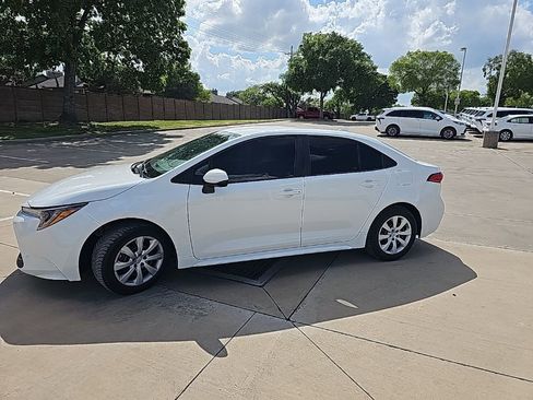 Used 2022 Toyota Corolla LE w/ Carpet Mat Package (TMS) image 5